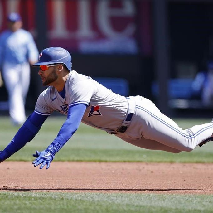 Gausman leads Blue Jays to 3rd straight win over Royals, 6-3